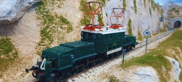 Locomotora roco 43378 cocodrilo h0 analogico