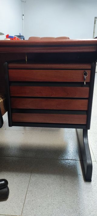 Conjunto de despacho,mesa,sillas y muebl