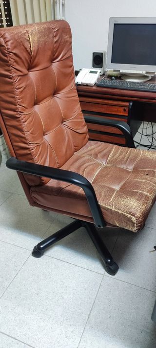 Conjunto de despacho,mesa,sillas y muebl