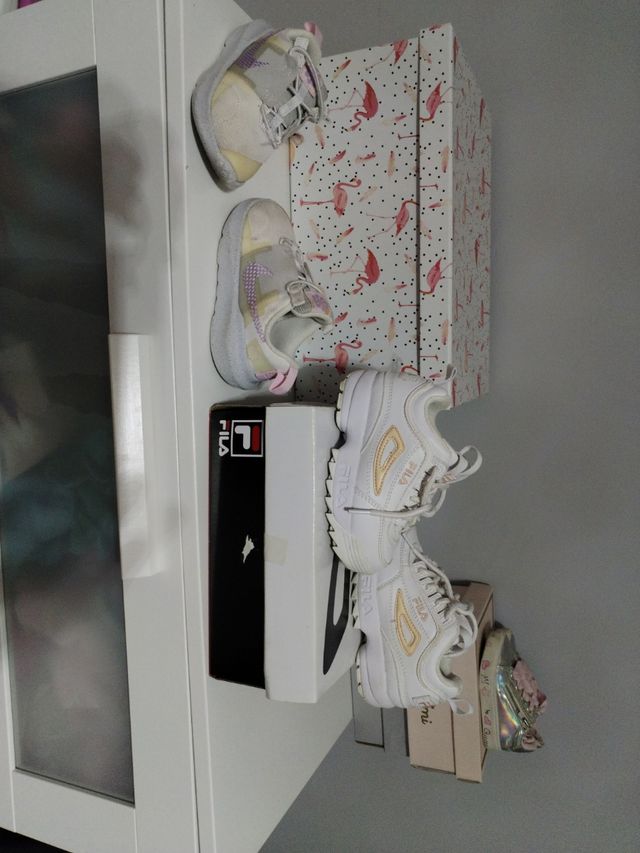 Lote de zapatillas Nike y fila