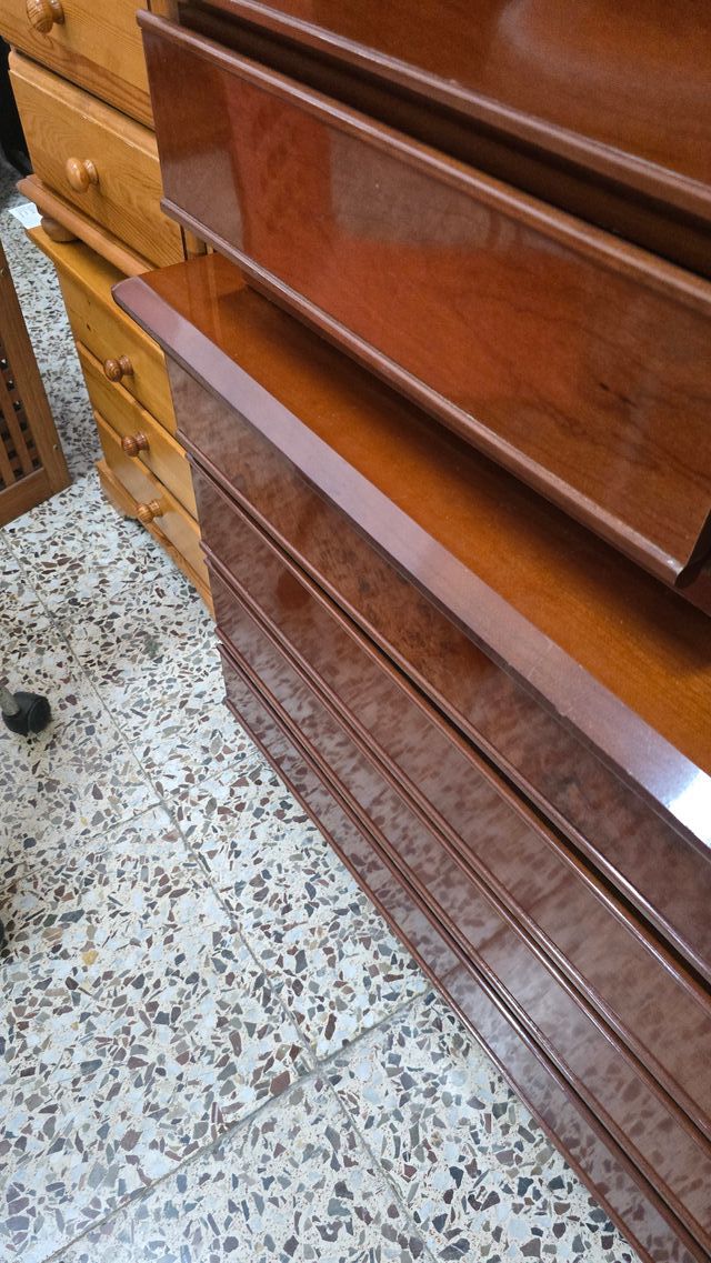 CONJUNTO MESITAS Y CÓMODA