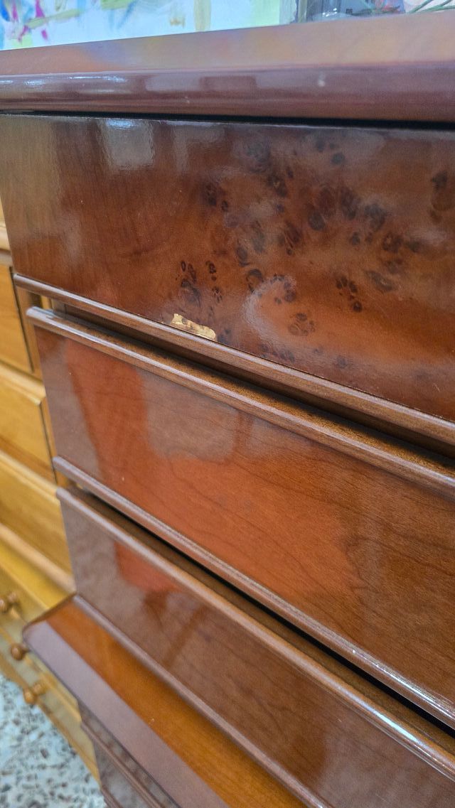 CONJUNTO MESITAS Y CÓMODA