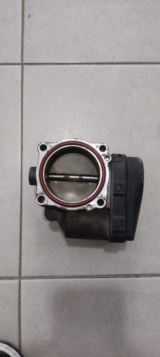 Mariposa admisión 320 ci