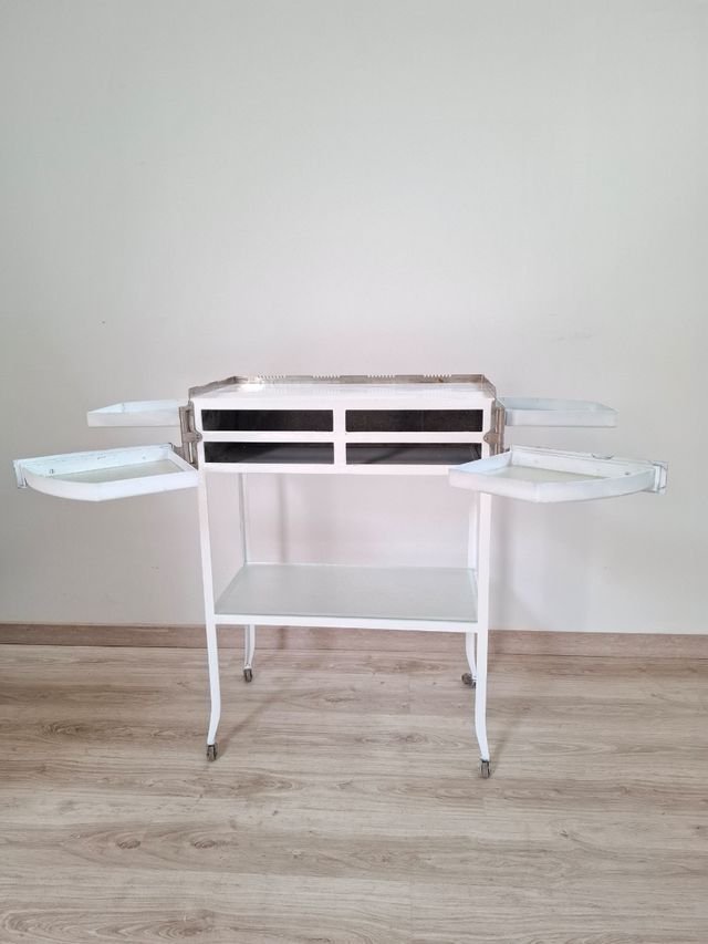 Mobili medicali antichi