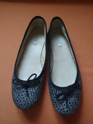 Manoletinas gris y negro Bimba y Lola 40