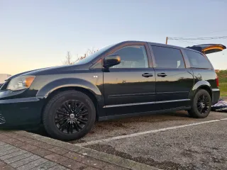 Lancia Voyager 2012