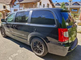 Lancia Voyager 2012