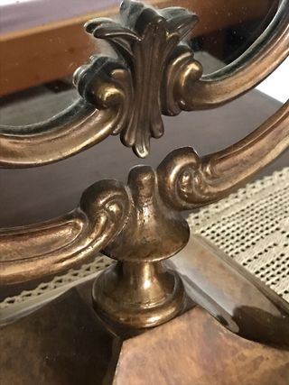 Specchio soprammobile inclinabile in ottone antico