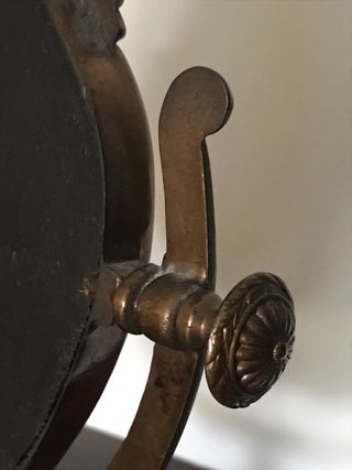 Specchio soprammobile inclinabile in ottone antico