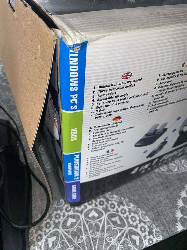 Volante gaming. 4in1 Force Feedback Racing wheel