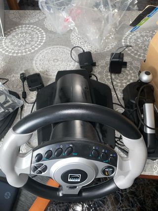 Volante gaming. 4in1 Force Feedback Racing wheel