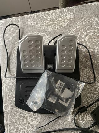 Volante gaming. 4in1 Force Feedback Racing wheel