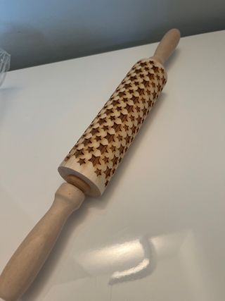 Mattarello in legno con stelline