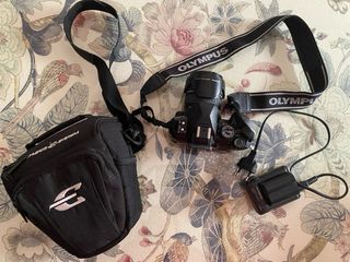 Camara de fotos reflex digital marca olympus