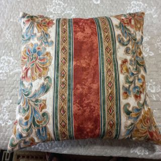 Conjunto de cortina y cojines