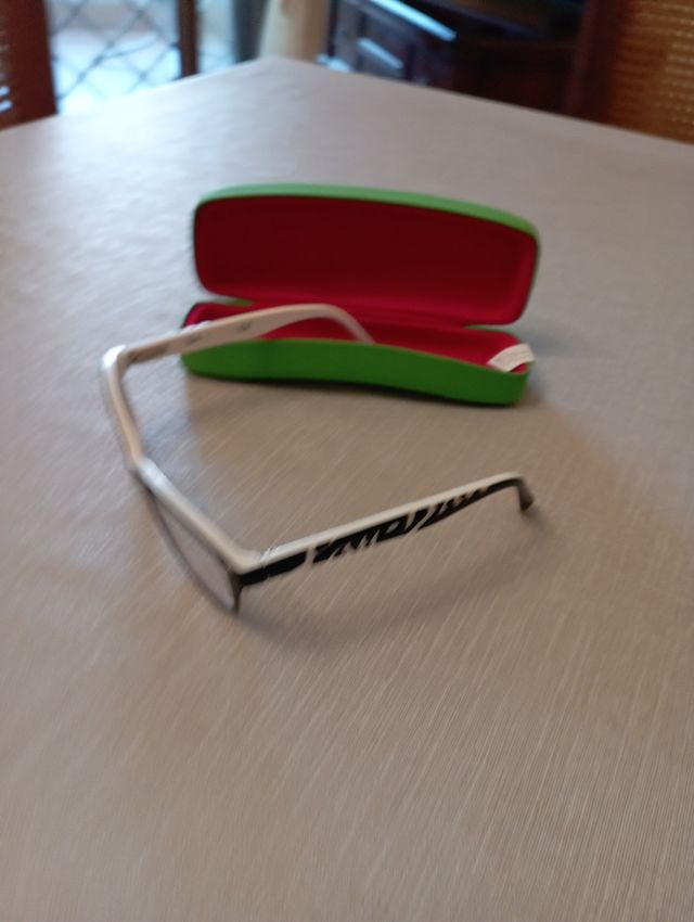 Montatura da vista ragazza