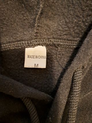 Sudadera ataque a los titanes 