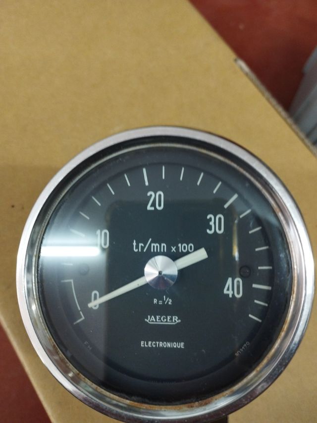 Reloj indicador millas nauticas