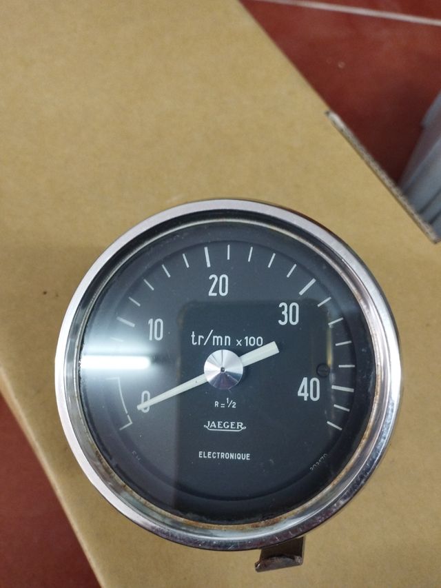 Reloj indicador millas nauticas