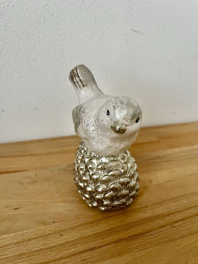 Uccello ceramica con pigna addobbo oggettistica