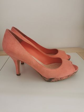 Zapatos tacón color coral