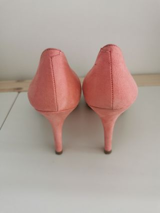 Zapatos tacón color coral