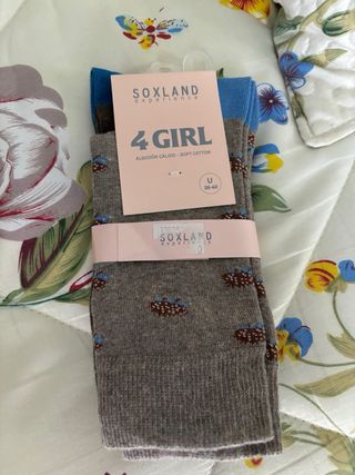 Dos pares de calcetines