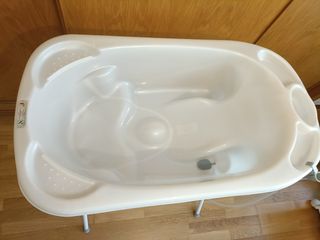 Bañera con patas para bebés