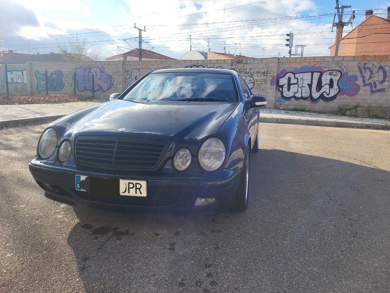 Mercedes-Benz  CLK 2001 - foto 1