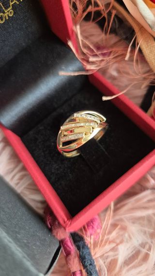 Anillo Oro Queen