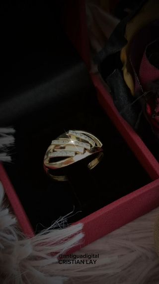 Anillo Oro Queen