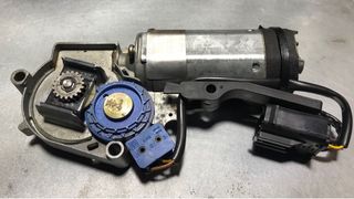 BMW E34, motor techo solar