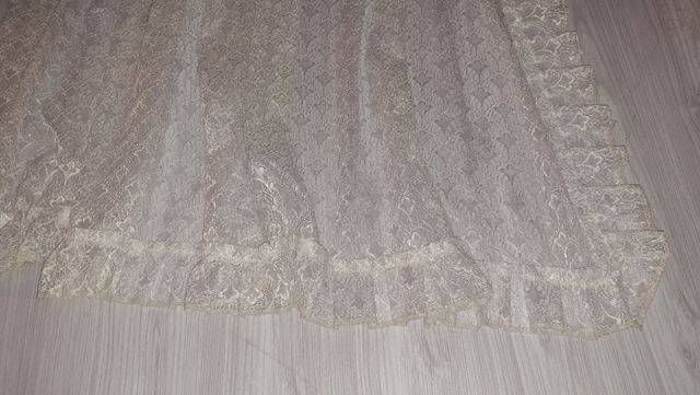 Cortinas : son dos y la cinta blanca