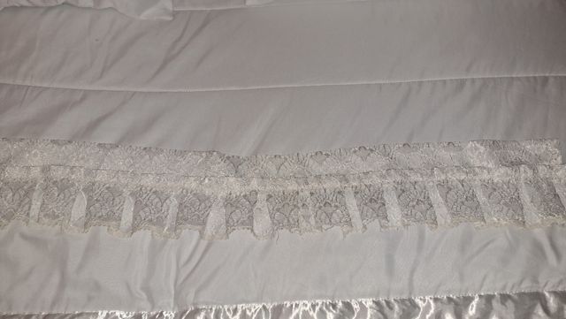 Cortinas : son dos y la cinta blanca