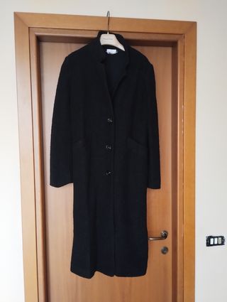 Cappotto color nero Motivi