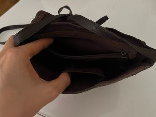 Bolso de cuero marron y dorado
