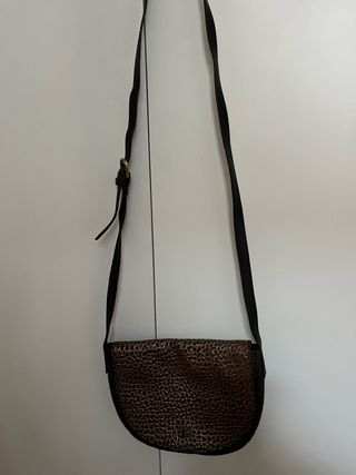 Bolso de cuero marron y dorado