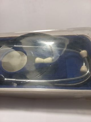 Fonendoscopio antiguo nuevo
