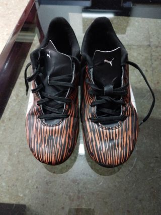 Botas fútbol puma b