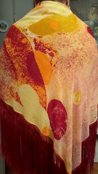 Mantón estampado colores grande 140x140+flecos30cm
