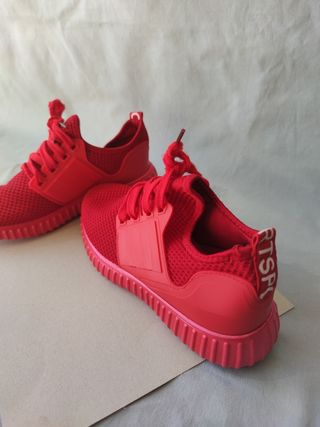 Zapatillas rojas T-37