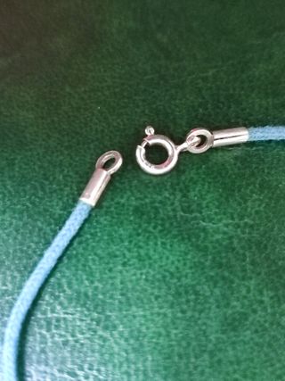 Collar de hilo y plata con colgante