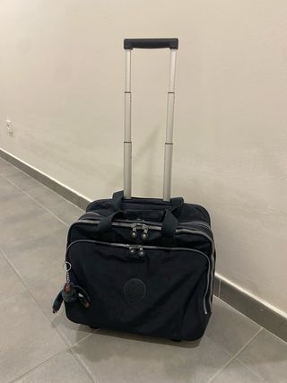 Maletín ruedas kipling con compartimento portátil