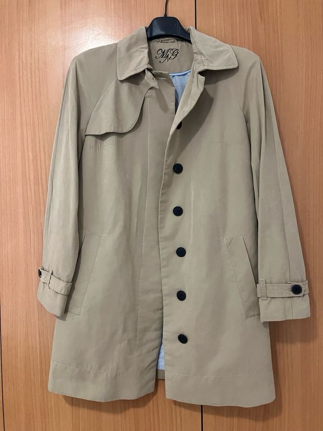 Gabardina beige de MANGO