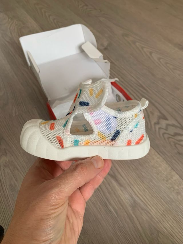 Zapatilla verano respetuosa bebes