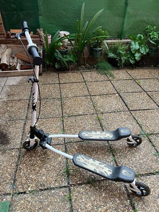 Patinete para niños/as regulable