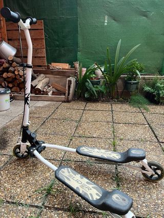 Patinete para niños/as regulable