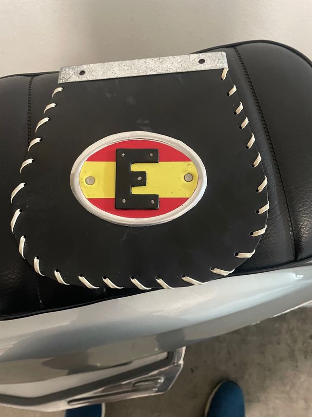 Faldilla de vespa y lambretta