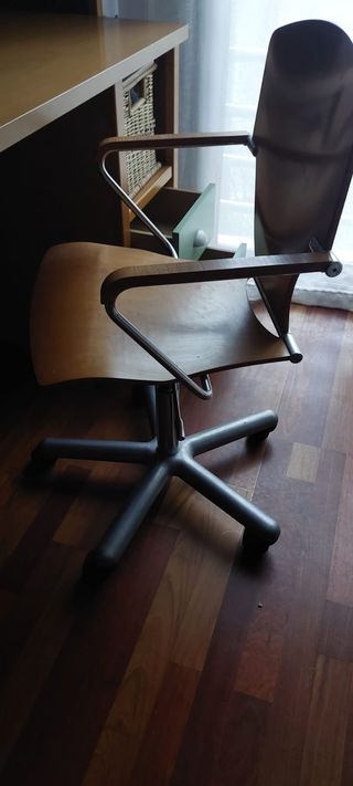 Escritorio de mesa con silla giratoria