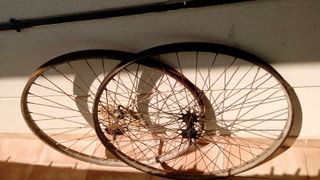 ruedas 6,50 35 b, 45€ la unidad de bicicleta var